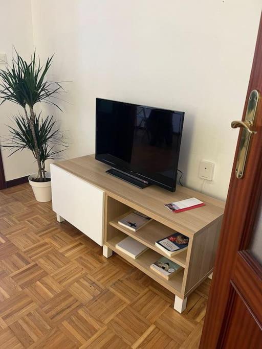Acogedor Y Soleado Apartamento Recien Amueblado En Gijón Exterior foto