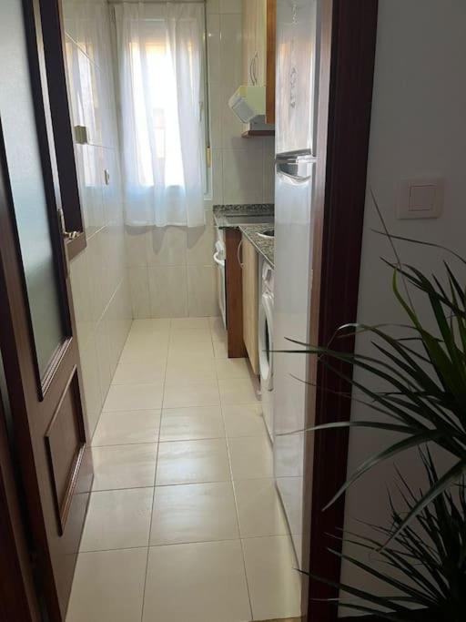 Acogedor Y Soleado Apartamento Recien Amueblado En Gijón Exterior foto